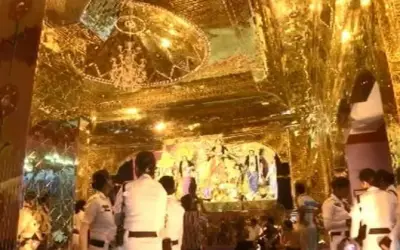20 करोड़ में बना देवी का पंडाल