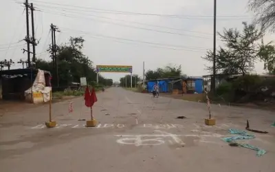कोरोना के डर से दामाद को गांव में एंट्री नहीं