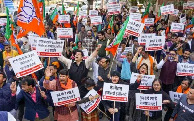 शराब घोटाले पर दिल्ली के सीएम केजरीवाल से बीजेपी ने मांगा इस्तीफ़ा