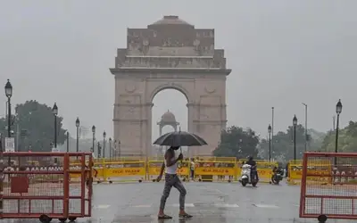 दिल्ली की बेमौसम बारिश ने तोड़ा 66 सालों का रिकॉर्ड