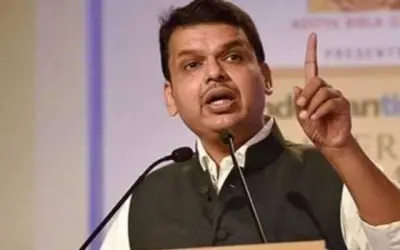 ठाकरे सरकार दे रही है गुनहगार का साथ : फडणवीस