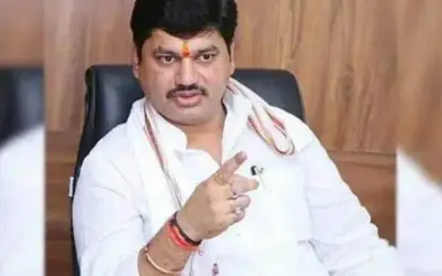 महाराष्ट्र के मंत्री धनंजय मुंडे को आया था ब्रेन स्ट्रोक : चार्जशीट में खुलासा