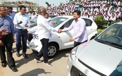 सूरत के कर्मचारियों पर लक्ष्मी मेहरबान