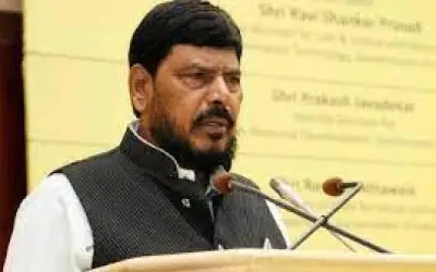 आठवले ने बढ़ाई शिवसेना और भाजपा की चिंता, महाराष्ट्र कैबिनेट में मांगे मंत्री पद
