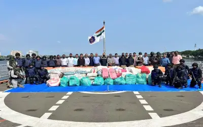 ईरान से भारत लाई जा रही 12 हजार करोड़ की ड्रग्स नौसेना ने पकड़ी