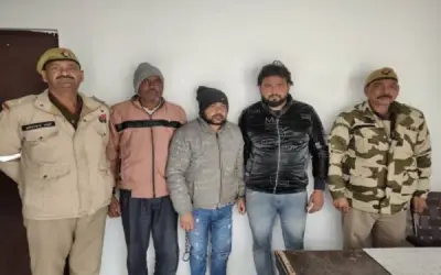अपनी गर्लफ्रेंड की हत्या बाप ने बेटे के साथ मिलकर की