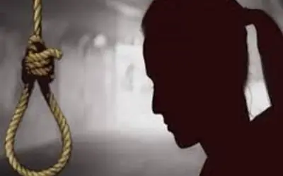 चार बच्चों की हत्या के बाद फांसी पर लटकी मां