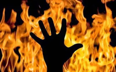 गर्भवती महिला पर पेट्रोल छिड़ककर लगाई गई आग