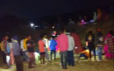 गुमला में शादी से लौटने में वैन पलटी, पांच की मौत