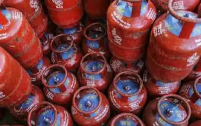 आज से 36 रुपए सस्ता हुआ कॉर्मशियल सिलेंडर
