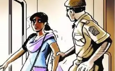यौन शोषण करने वाले सौतेले पिता की हत्या करनेवाली महिला गिरफ़्तार