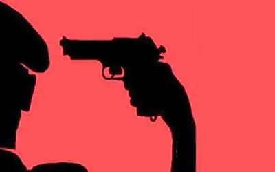 सीआरपीएफ के जवान ने खुद को गोली मारी