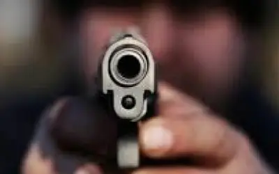 नाबालिग दोस्त ने नाबालिग दोस्त को गोली मारी