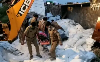 पलायन करने वाले 24 मज़दूरों की सड़क हादसे में मौत