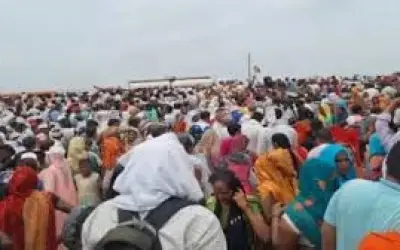 हाथरस हादसे का जिम्मेदार कौन, उठ रहे सवाल
