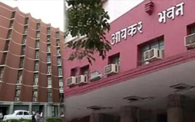 आयकर विभाग के छापे में एक हज़ार करोड़ से अधिक की विदेशी संपत्ति मिली