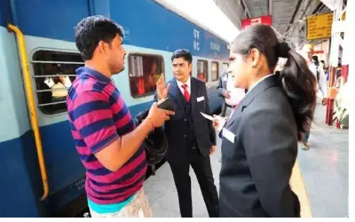 ट्रेन टिकट पर 20 रुपये ज्यादा चार्ज करने पर रेलवे को देना पड़ा भारी जुर्माना