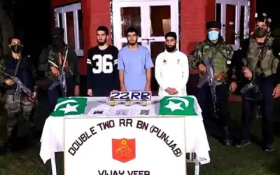 लश्कर के तीन आतंकी गिरफ्तार, हथगोले बरामद