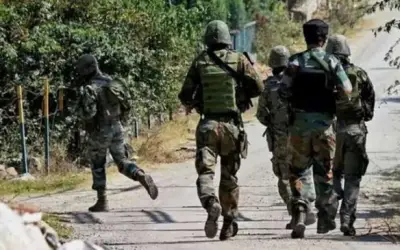 जम्मू-कश्मीर में एक आतंकी ढेर तो दूसरा गिरफ्तार