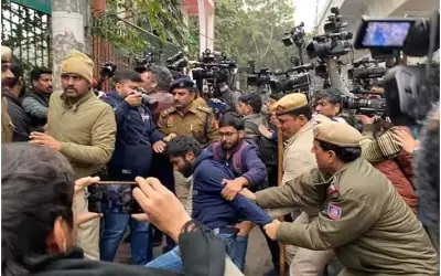 पीएम मोदी पर बीबीसी की विवादास्पद डॉक्यूमेंट्री से हंगामा, जामिया में 70 से अधिक छात्र गिरफ्तार