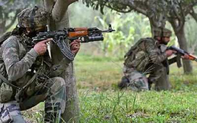 अनंतनाग में सेना और आतंकवादियों के बीच मुठभेड़