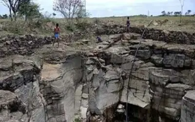 महिला ने कुएं में कूदकर जान दी