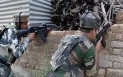 कुलगाम में सुरक्षा बलों ने दो आतंकियों को किया ढेर