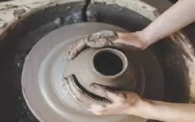 मिट्टी में मिलते जा रहे हैं मिट्टी के बर्तन बनानेवालों के अरमान