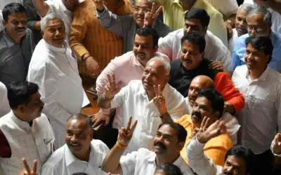 कांग्रेस-जेडीएस के 15 बागी विधायक कर्नाटक बीजेपी में हुए शामिल