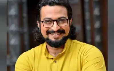 अजित पवार के खेमे में सेंध, शपथ ग्रहण में मौजूद सांसद ने कहा- मैं शरद पवार के साथ