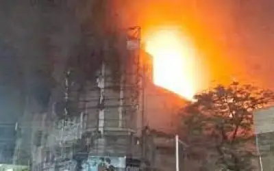 कोलकाता के सिनेमा हॉल में आग लगने से दो लोग घायल