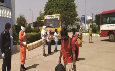 कोटो से छात्रों को यूपी लाने के बाद घर नहीं क्वारंटीन सेंटरों में भेजा गया