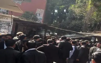 लखनऊ की सिविल कोर्ट में धमाका, कई वकील घायल