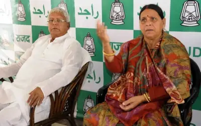 लैंड फॉर जॉब स्कैम मामले में लालू प्रसाद यादव से जुड़े 15 ठिकानों पर ईडी की छापेमारी