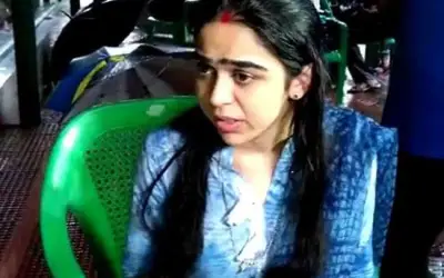 रात भर घर के बाहर रही लालू की बहू ऐश्वर्या को सुबह मिला प्रवेश