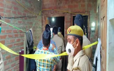 बंद कमरे में मिली पति-पत्नी की लाश