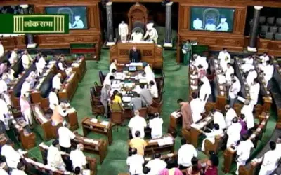 सिर्फ 61 व्यक्तियों ने अपनी आय 100 करोड़ ज्यादा घोषित की