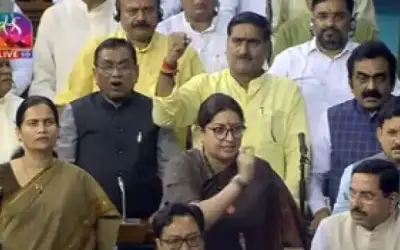 कांग्रेस सांसद द्वारा राष्ट्रपति को राष्ट्रपत्नी कहने पर संसद में हंगामा
