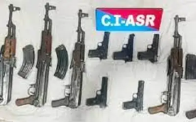 पंजाब में एके-47 राइफल सहित बड़ी मात्रा में हथियार बरामद