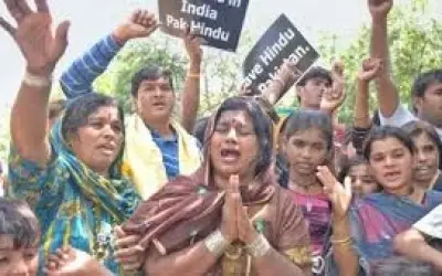 पाकिस्तान में मंदिर टूटने से मचा हड़कंप