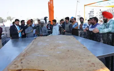 विश्व का सबसे ज्यादा लंबा पराठा अमृतसर में बना