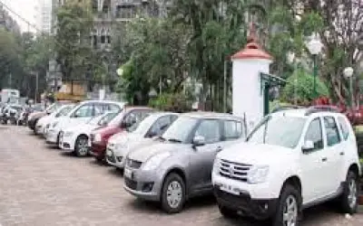 मुंबई में संकरी सड़कों पर पार्किंग को लेकर बीएमसी और महाराष्ट्र सरकार को बॉम्बे हाई कोर्ट की फटकार