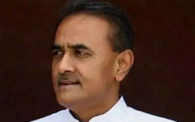 दाऊद के सहयोगी के साथ लैंड डील मामले में प्रफुल्ल पटेल पर जांच की तलवार