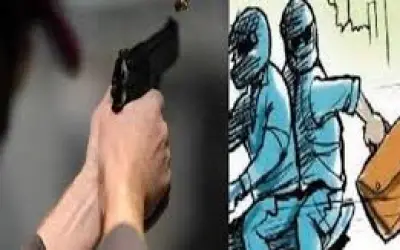 पेटोल पंप के कर्मचारी से लाखों लूटकर मारी गोली