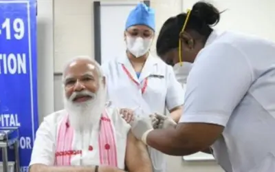 पीएम मोदी ने लगवाई कोरोना वैक्सीन