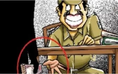 एक हज़ार रुपए रिश्वत केने वाले पुलिस निरीक्षक के खिलाफ मामला दर्ज