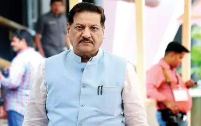 अगले महीने सीएम एकनाथ शिंदे विधानसभा से हो सकते हैं निलंबित - पृथ्वीराज चव्हाण