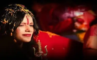 पीएम केयर्स फंड में राधे मां ने दिए दस लाख