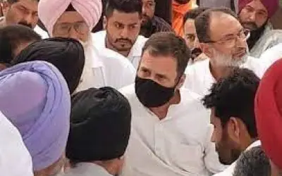 मूसेवाला के परिवार से मिले राहुल गांधी