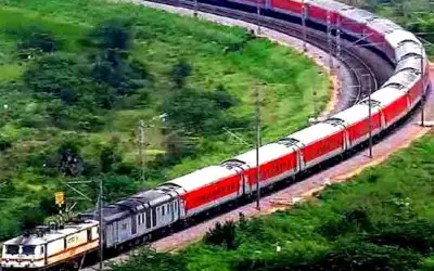 एक जून से देश भर में चलेंगी दो सौ एक्सप्रेस ट्रेनें, यात्रियों को रहना होगा सावधान
